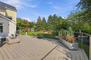 LAKESIDE LODGE- click for photo gallery